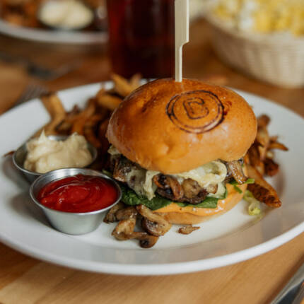 Burger brie champignon 1 10