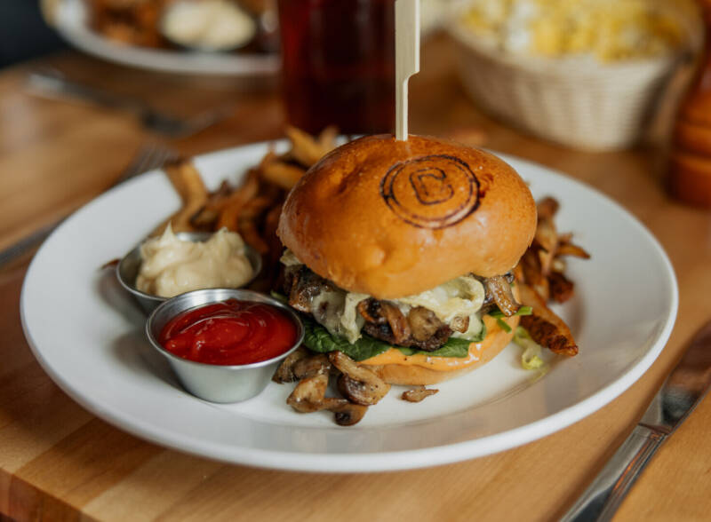 Burger brie champignon 1 10